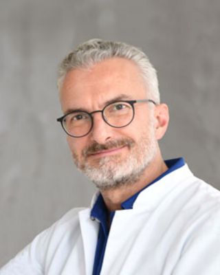 Dr. med. Volker John, Leiter des Wirbelsäulenzentrums am Marienhospital Stuttgart