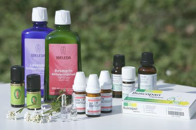 Ätherische Öle und homöopathische Mittel zur Schmerzlinderung bei der Geburt