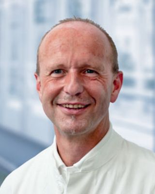 Dr. med. Michael Müllerschön, Oberarzt der Klinik für Anästesiologie, operative Intensivmedizin und Schmerzmedizin am Marienhospital Stuttgart
