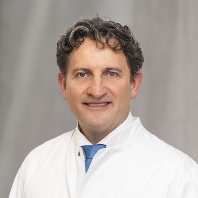 Prof. Dr. med. Ren&eacute; Schmidt, &Auml;rztlicher Direktor der Klinik f&uuml;r An&auml;stesiologie, operative Intensivmedizin und Schmerzmedizin am Marienhospital Stuttgart