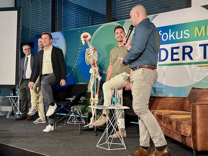 Fokus Medizin – der Talk: Zurück in Bewegung – moderne Medizin für ein starkes Gerüst (Bild: Stuttgarter Zeitung) Fokus Medizin – der Talk: Zurück in Bewegung – moderne Medizin für ein starkes Gerüst (Bild: Stuttgarter Zeitung)