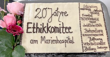 2023 feierte das Ethikkomitee des Marienhospitals Stuttgart sein 20-j&auml;hriges Jubil&auml;um