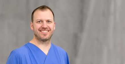 Florian Stroh ist Fachkrankenpfleger f&uuml;r An&auml;sthesie und Intensivmedizin sowie Praxisanleiter