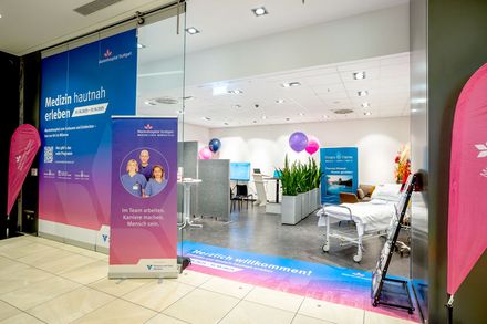 Den ganzen Oktober 2025 präsentiert sich das Marienhospital Stuttgart im Einkaufszentrum Milaneo