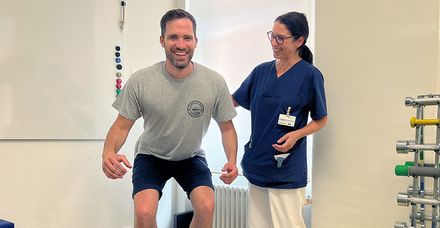 Das Physiotherapeutenteam am Marienhospital ist in die Behandlung mit involviert (re.: Leiterin Corinna K&ouml;rbler)