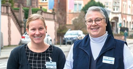 Die neuen Case Managerinnen im Marienhospital Stuttgart: Monika Wolfinger (links) und Schwester Patricia Baumann