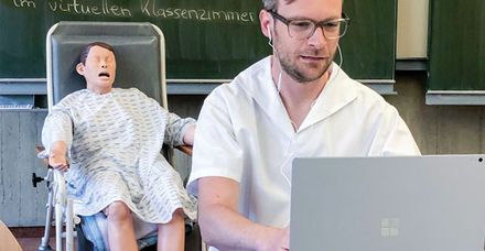 Unterricht per Video-Liveschaltung aus dem virtuellen Klassenzimmer
