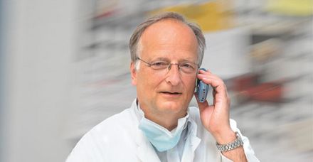 Professor Denzlinger bei der Telefonaktion