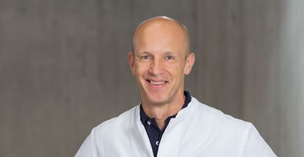 Professor Dr. Zähringer hat den gesunden Leberteil „wachsen lassen“