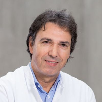 Privatdozent Dr. med. habil. Manfred Hofmann, Ärztlicher Direktor der Klinik für Gynäkologie und Geburtshilfe am Marienhospital Stuttgart Privatdozent Dr. med. habil. Manfred Hofmann, Ärztlicher Direktor der Klinik für Gynäkologie und Geburtshilfe am Marienhospital Stuttgart