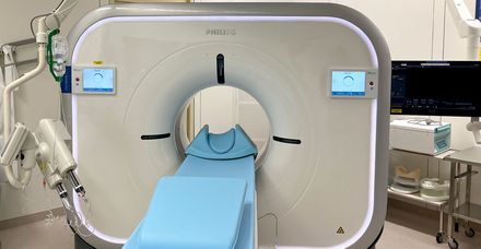 Die Position des Patienten auf der Liege des CT-Ger&auml;ts wird exakt erfasst