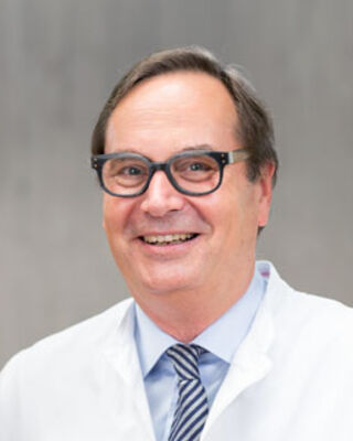 Dr. med. Stefan Reinecke MBA FHM, Ärztlicher Direktor der Klinik für Innere Medizin 4 am Marienhospital Stuttgart Dr. med. Stefan Reinecke MBA FHM, Ärztlicher Direktor der Klinik für Innere Medizin 4 am Marienhospital Stuttgart