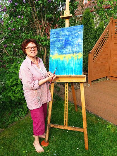 Hanne R&ouml;sner an der Staffelei