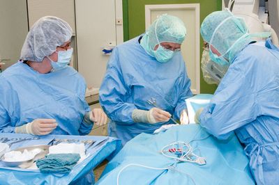Implantation eines Herzschrittmacher in der Kardiologie des Marienhospitals Stuttgart