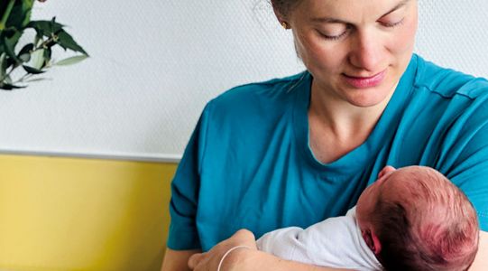 Als erstes Baby im neu etablierten Hebammenkrei&szlig;saal am Marienhospital erblickte Wim Leonard das Licht der Welt