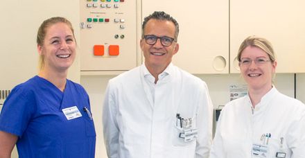 Die Osteologie-Experten des Marienhospitals. Von links: Sofia Kieninger, Professor Dr. Ulrich Liener und Dr. Anne Rietig