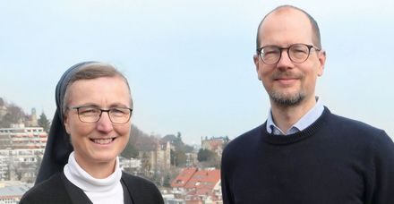 Seelsorgerin Schwester &shy;Sylvia Maria und Chefarzt Dr. med. Johannes Becker-Pfaff
