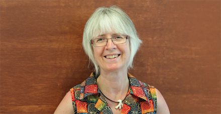 Dr. Sabine Waldmann-Brun ist sowohl Ärztin als auch freischaffende Künstlerin Dr. Sabine Waldmann-Brun ist sowohl Ärztin als auch freischaffende Künstlerin