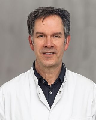 Dr. med. Stefan Neuburger, gesch&auml;ftsf&uuml;hrender Oberarzt der Klinik f&uuml;r Innere Medizin 3 am Marienhospital Stuttgart