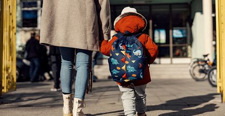Um Beruf und Familie zu vereinbaren, unterstützt das Marienhospital Stuttgart mit zahlreichen Angeboten und Optionen (Bild: shutterstock.com/Dusan Petkovic)