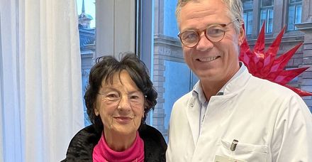 Bei &bdquo;ihrem&ldquo; Professor Dr. Michael Sch&auml;ffer f&uuml;hlt sich Erika Waller in besten H&auml;nden