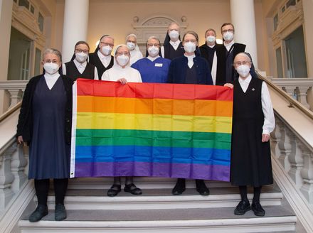 Die Ordensschwestern stehen hinter der Initiative #OutInChurch