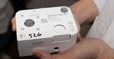 „Lab in a box“ (dt. Labor in der Schachtel) für die molekulare Untersuchung von Gewebeproben „Lab in a box“ (dt. Labor in der Schachtel) für die molekulare Untersuchung von Gewebeproben