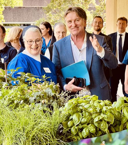 Minister Lucha zu Besuch am Marienhospital