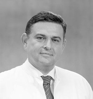 Wir trauern um Priv.-Doz. Dr. med. Dr. med. dent. Thomas Fillies Wir trauern um Priv.-Doz. Dr. med. Dr. med. dent. Thomas Fillies