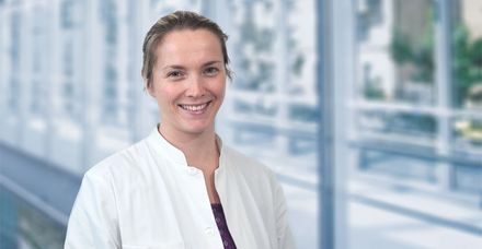 Dr. Julia Klett, Fachärztin für Gynäkologie und Geburtshilfe am Marienhospital Stuttgart Dr. Julia Klett, Fachärztin für Gynäkologie und Geburtshilfe am Marienhospital Stuttgart