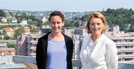 Isabell Spät (links) ist Referentin für E-Learning, Cornelia Walter ist Personalentwicklerin