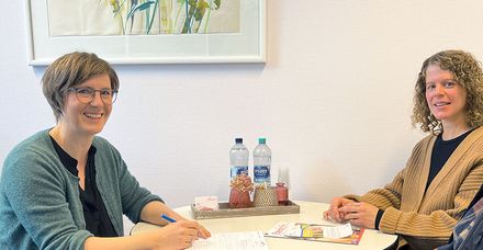 Hebamme Bernike B&ouml;hler ber&auml;t Frauen und Paare in der Hebammensprechstunde im Marienhospital Stuttgart