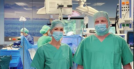 Im &bdquo;Bodensee-Saal&ldquo; operiert Dr. Steffi Zacheja (links) am liebsten