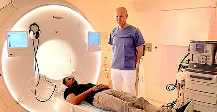 Zum Betreuerteam geh&ouml;rt auch Radiologie-Experte Prof. Z&auml;hringer