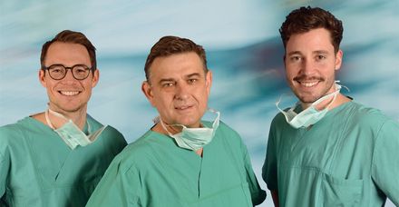 Arbeiten erfolgreich zusammen (von li. nach re.): Dr. Dr. Thomas Seier, leitender Oberarzt,  Privatdozent Dr. Dr. Thomas Fillies, Ärztlicher Direktor, Dr. Dr. Johann Hartmannsgruber, Assistenzarzt 