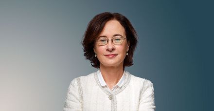 Professor Dr. Monika Kellerer leitet die Klinik f&uuml;r Innere Medizin 1  am Marienhospital Stuttgart.  Sie ist Leitlinienbeauftragte der &shy;Deutschen Diabetesgesellschaft (DDG), deren Pr&auml;sidentschaft sie 2019 bis 2021 innehatte (Bild: Deckbar)
