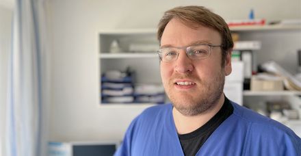 Dr. med. Stephan Horn ist Infektiologe am Marienhospital Stuttgart (Bild: shutterstock.com/aslysun)